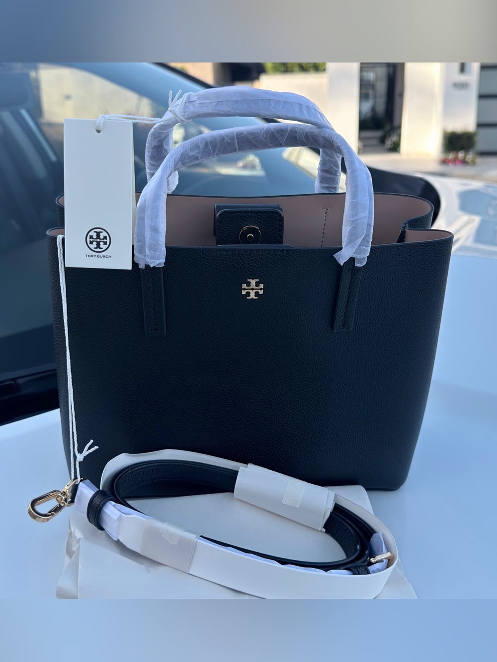 Tory Burch Black Pebbled Leather Crossbody Tote with Gold Logo - Picture 5 of 6